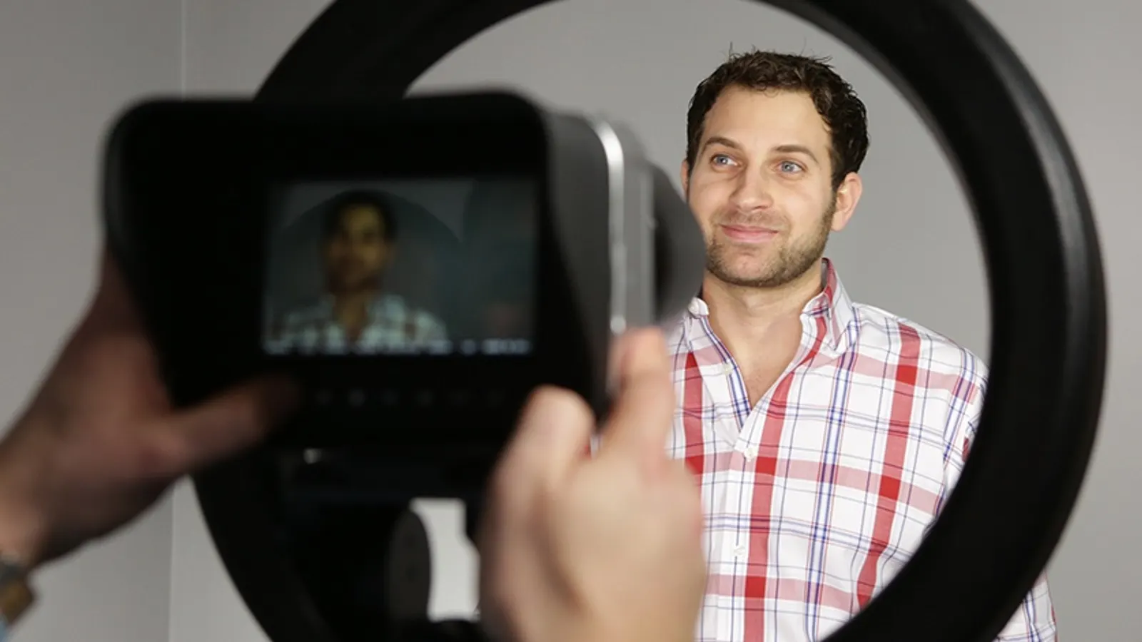 3 Buyer Questions Your Testimonial Video Should Answer